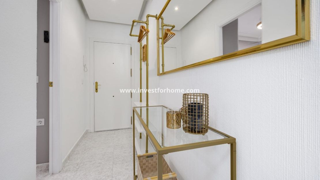 Sale - Apartment - Torrevieja - Estacion De Autobuses