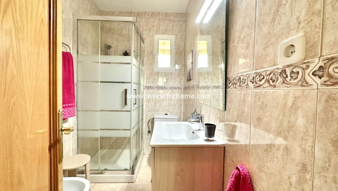 Sale - Apartment - Torrevieja - Estacion De Autobuses