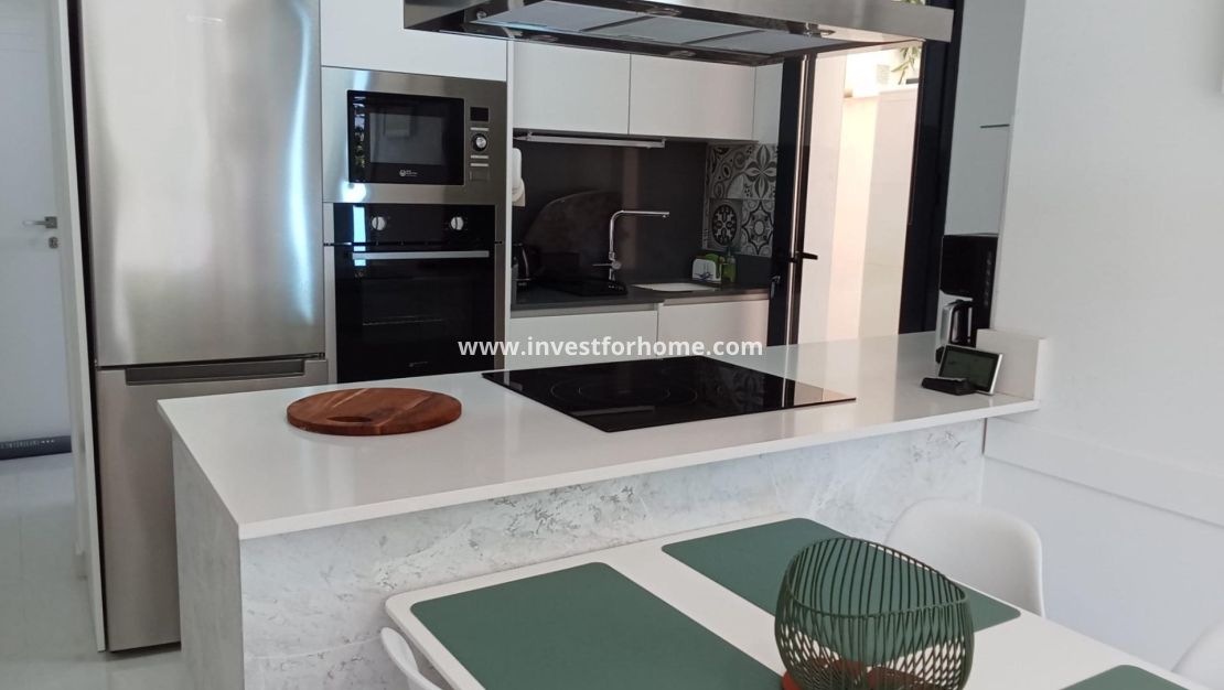 Sale - Apartment - Torrevieja - Estacion De Autobuses