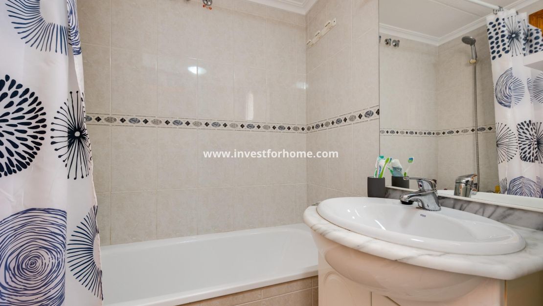 Sale - Apartment - Torrevieja - Estacion De Autobuses