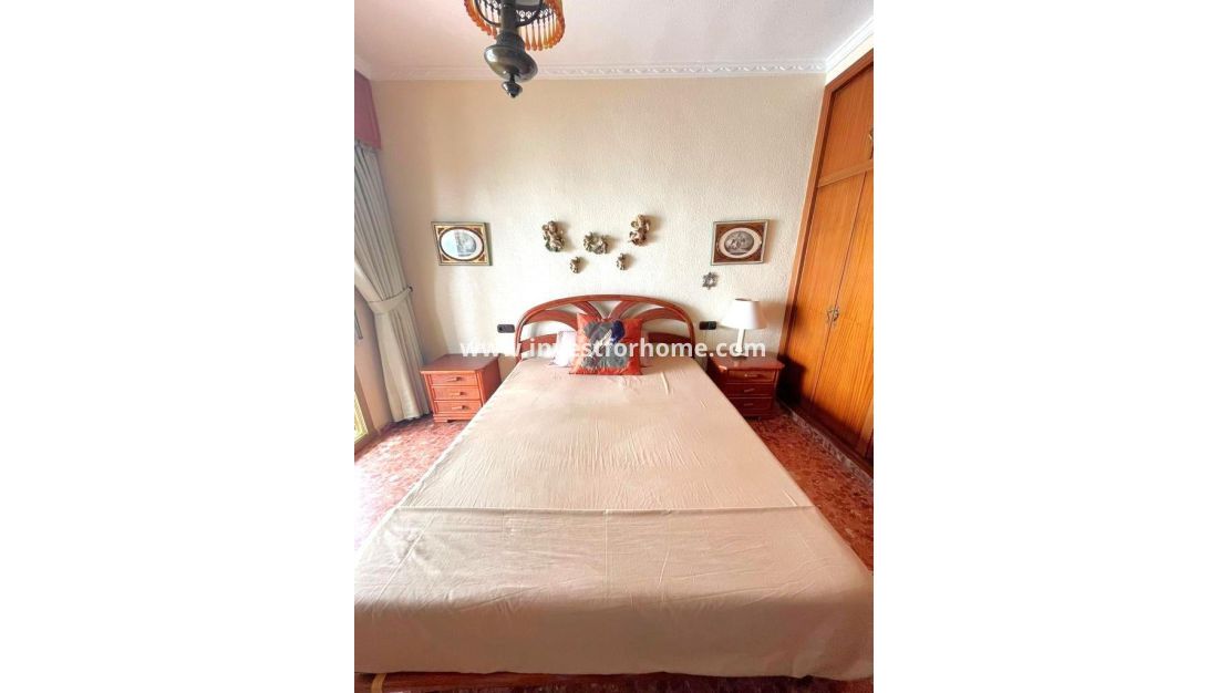 Sale - Apartment - Torrevieja - Estacion De Autobuses