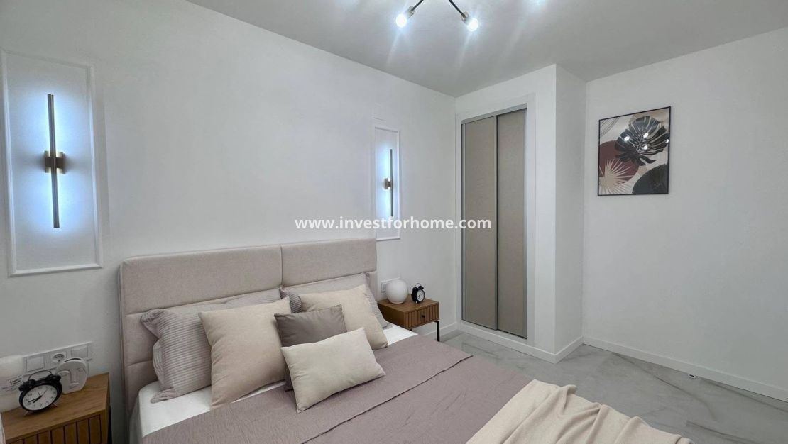 Sale - Apartment - Torrevieja - Estacion De Autobuses