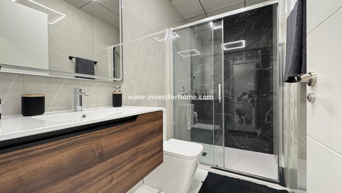 Sale - Apartment - Torrevieja - Estacion De Autobuses
