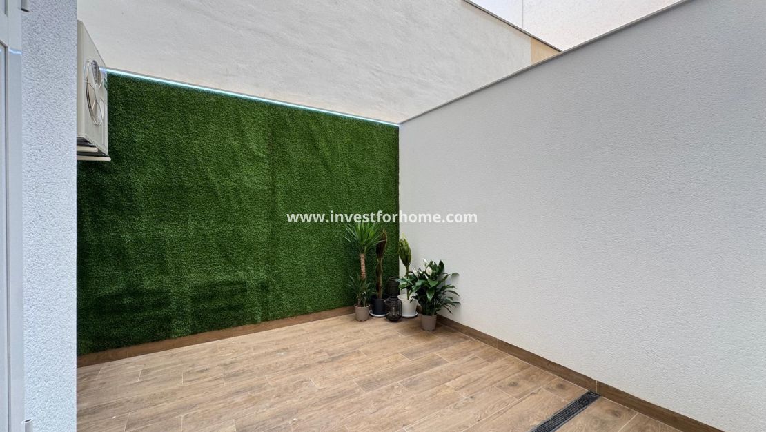 Sale - Apartment - Torrevieja - Estacion De Autobuses