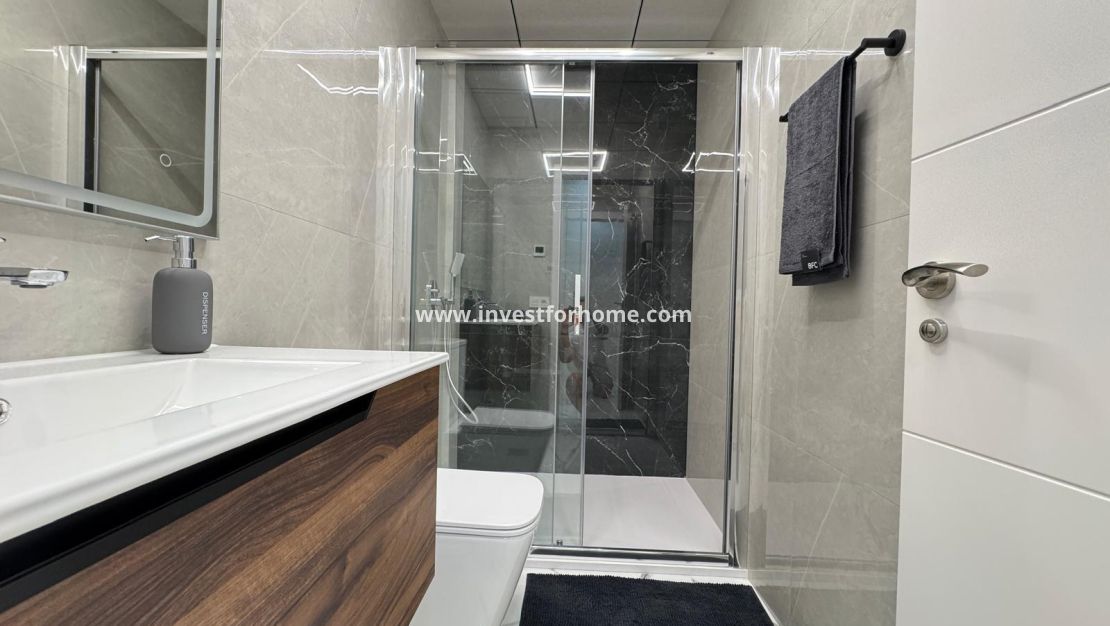 Sale - Apartment - Torrevieja - Estacion De Autobuses