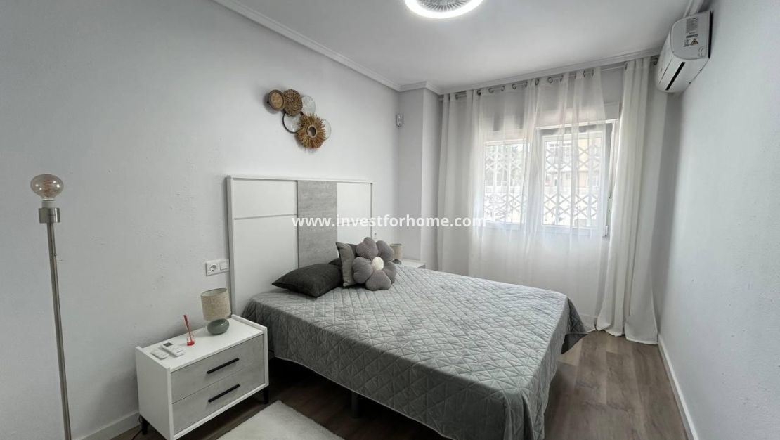 Sale - Apartment - Torrevieja - Estacion De Autobuses