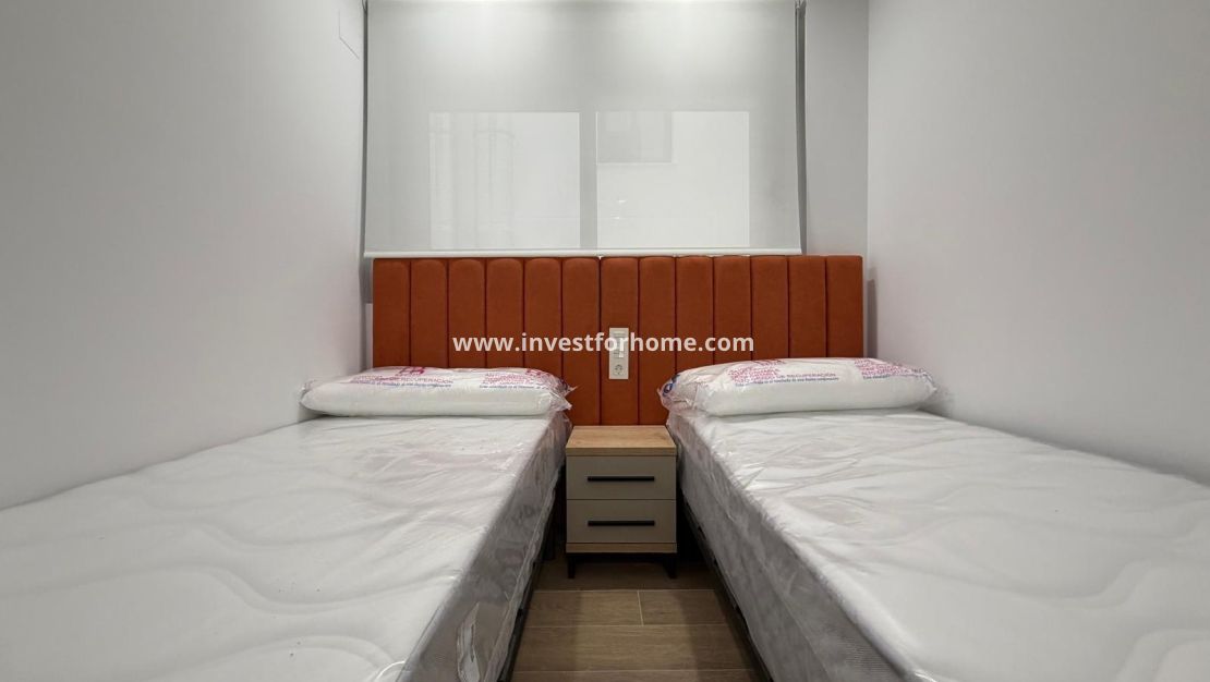 Sale - Apartment - Torrevieja - Estacion De Autobuses