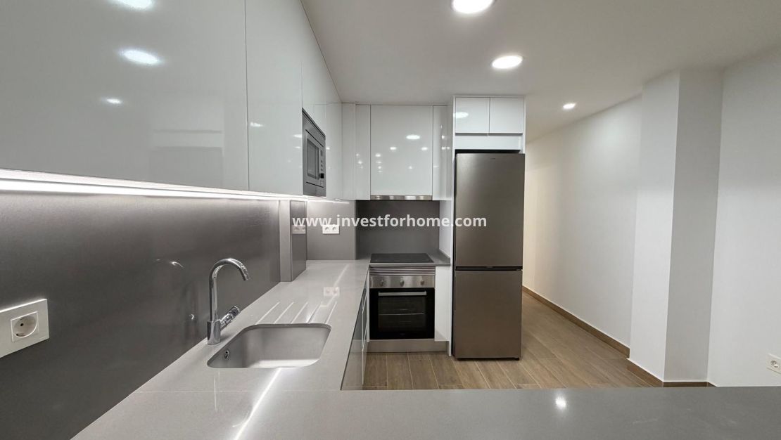 Sale - Apartment - Torrevieja - Estacion De Autobuses