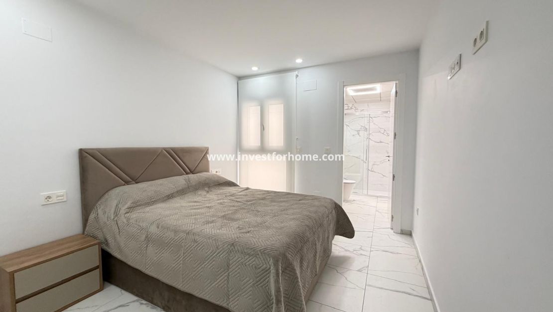 Sale - Apartment - Torrevieja - Estacion De Autobuses