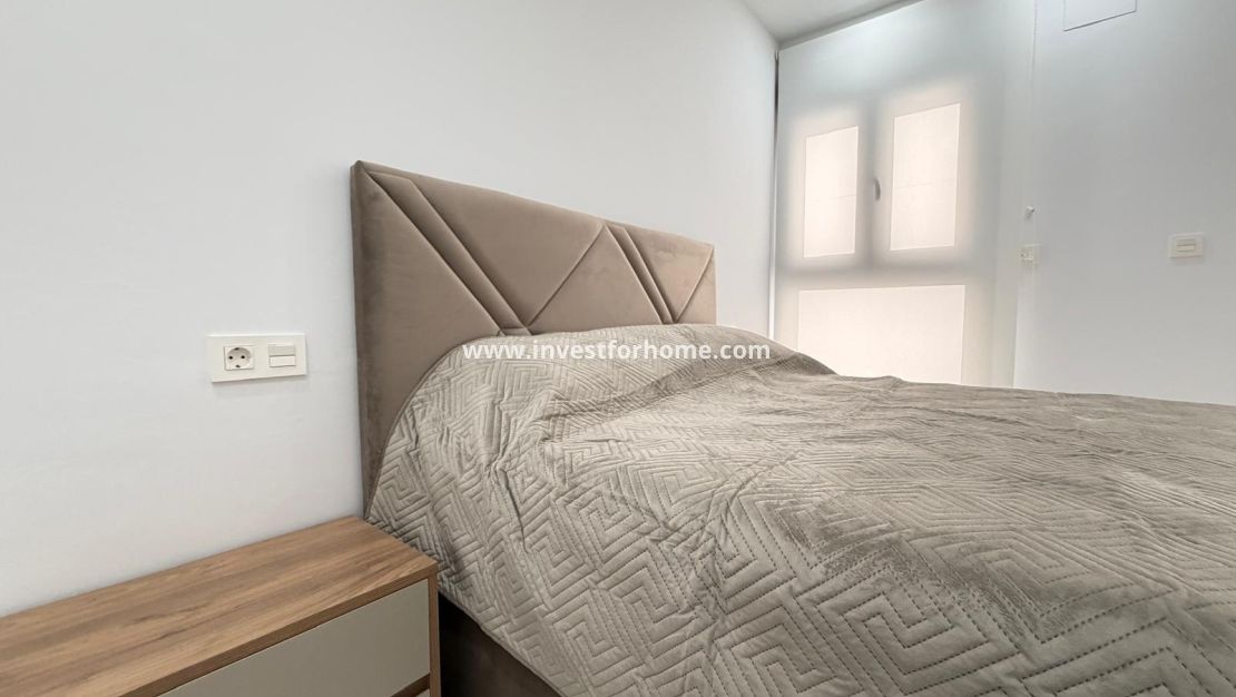 Sale - Apartment - Torrevieja - Estacion De Autobuses