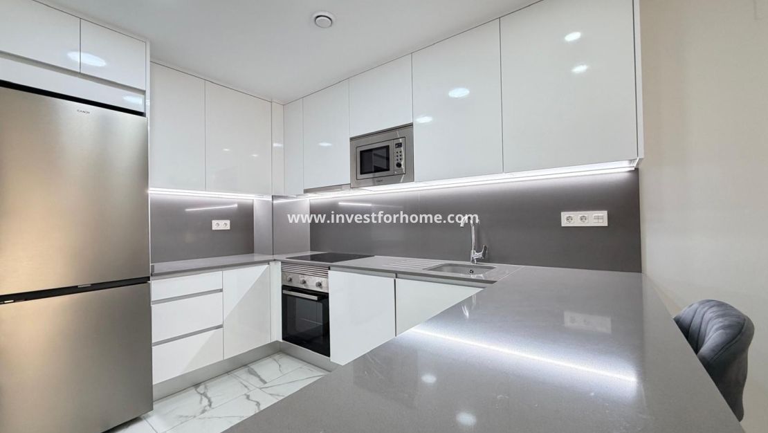 Sale - Apartment - Torrevieja - Estacion De Autobuses