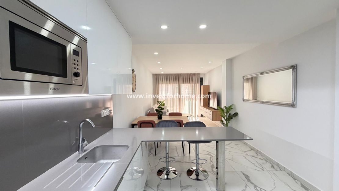 Sale - Apartment - Torrevieja - Estacion De Autobuses