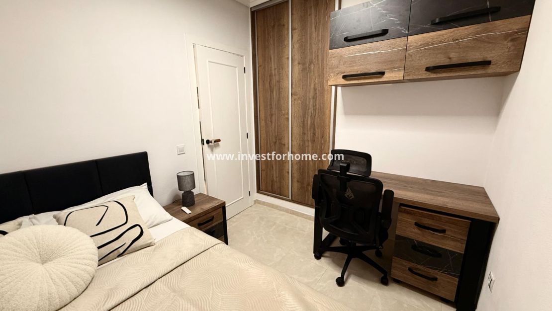 Sale - Apartment - Torrevieja - Estacion De Autobuses