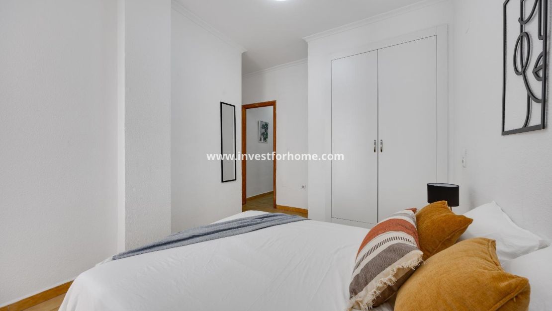 Sale - Apartment - Torrevieja - Estacion De Autobuses