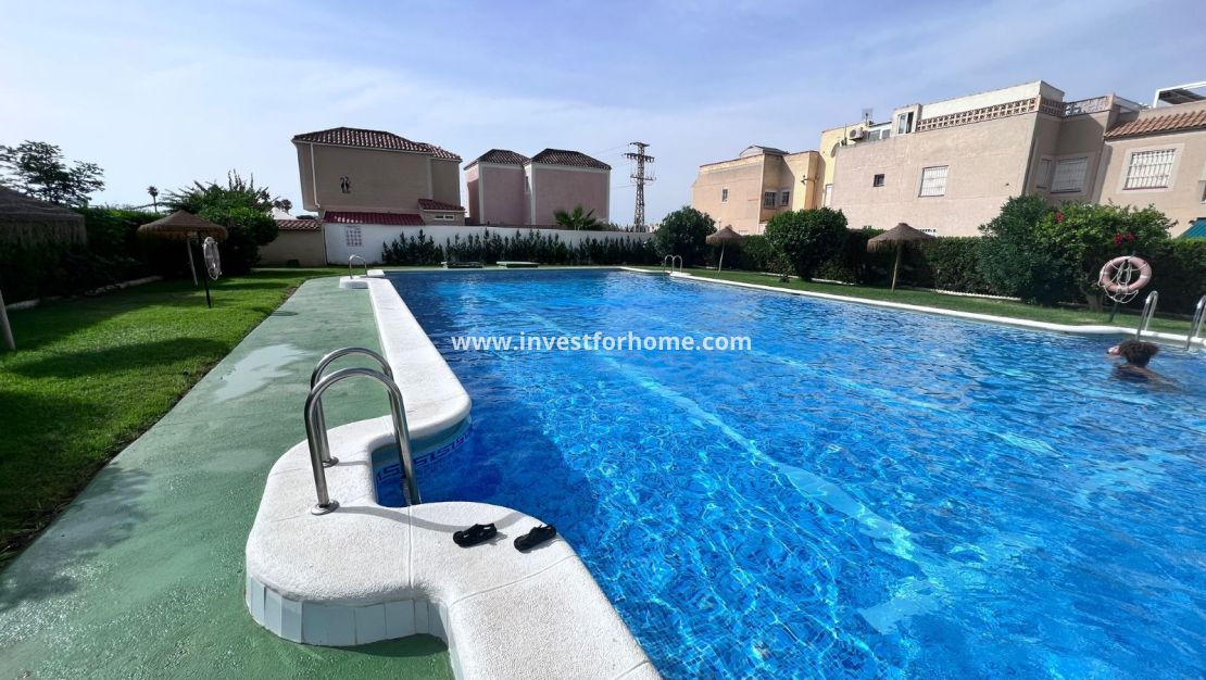 Sale - Apartment - Torrevieja - La Siesta-El Chaparral