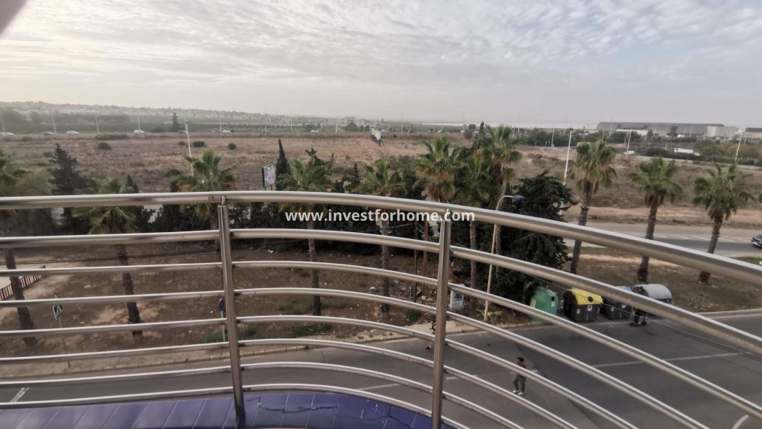 Sale - Apartment - Torrevieja - La Veleta