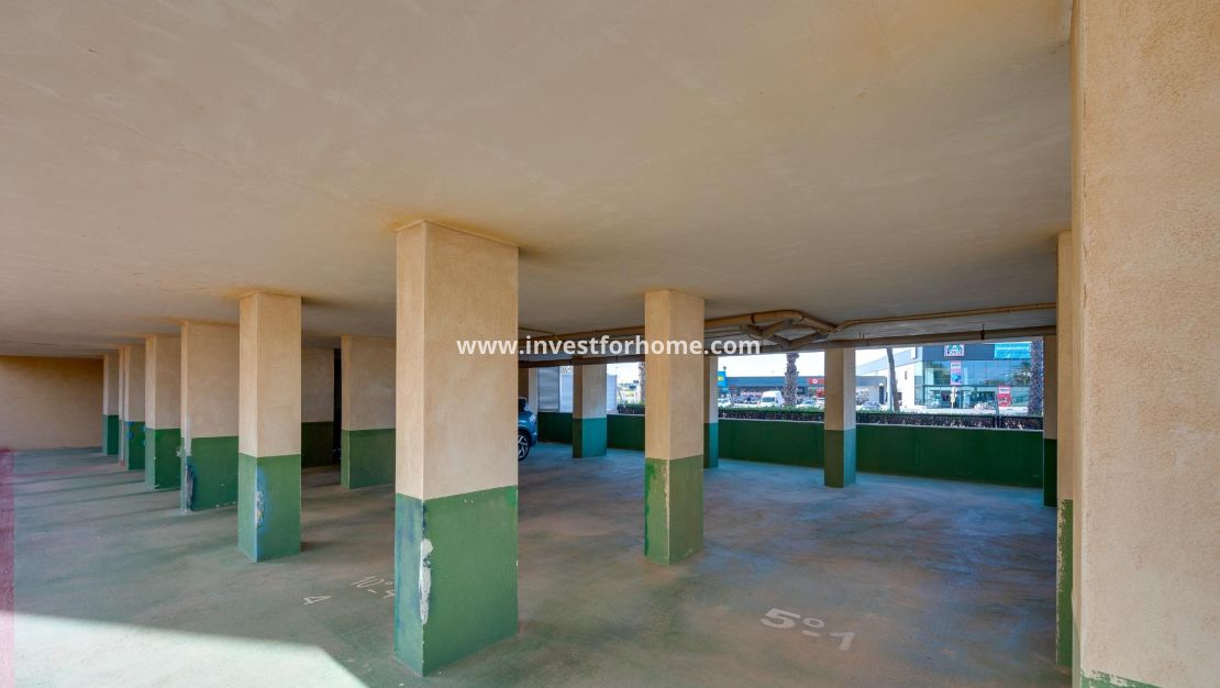Sale - Apartment - Torrevieja - La Veleta