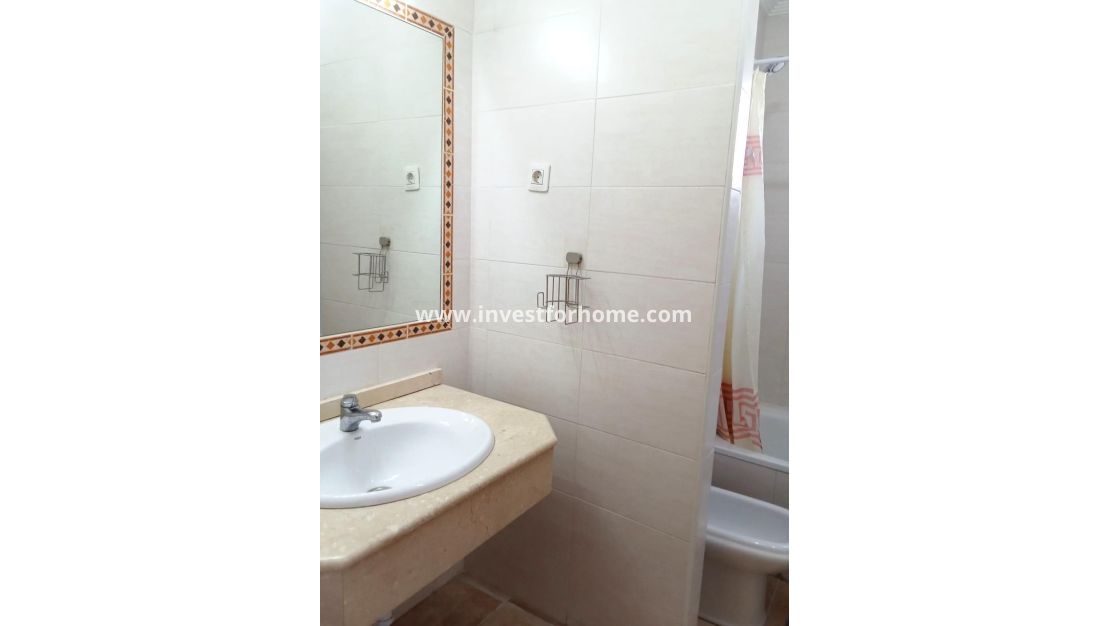 Sale - Apartment - Torrevieja - La Veleta
