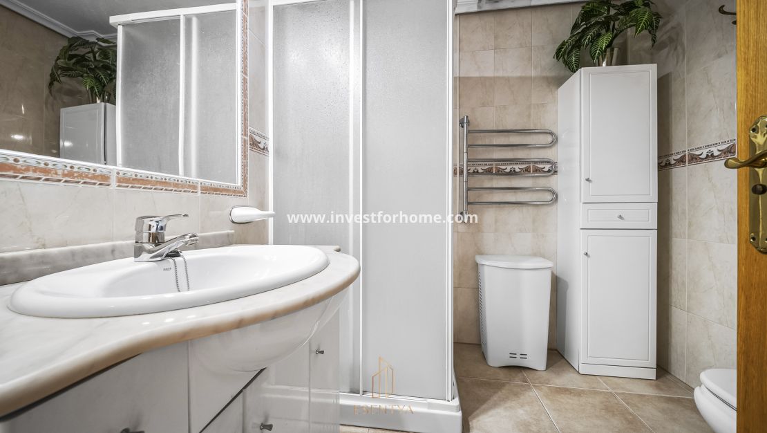 Sale - Apartment - Torrevieja - La Veleta