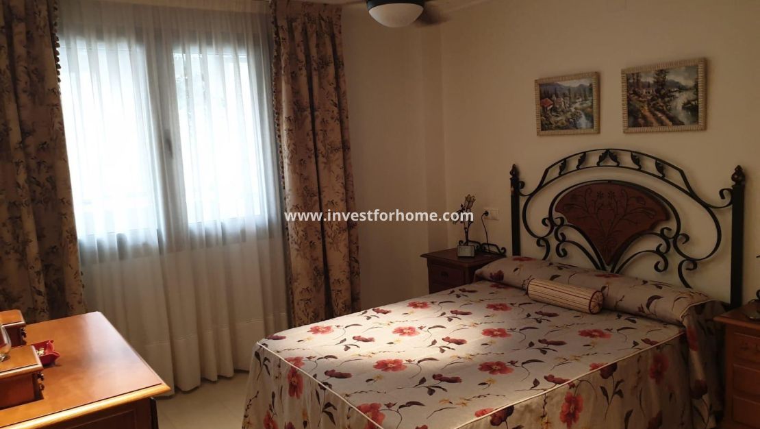 Sale - Apartment - Torrevieja - Las Piscinas Naturales