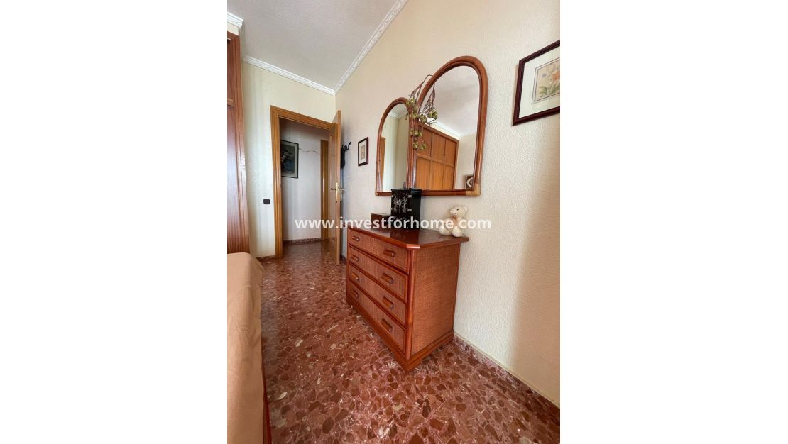 Sale - Apartment - Torrevieja - Las Piscinas Naturales