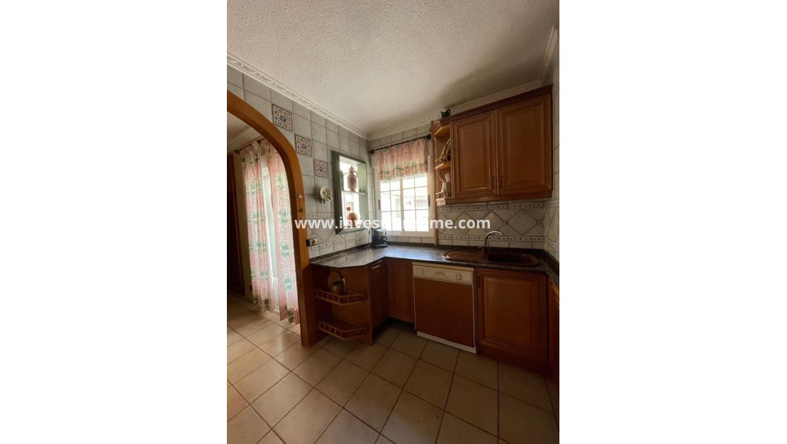 Sale - Apartment - Torrevieja - Las Piscinas Naturales