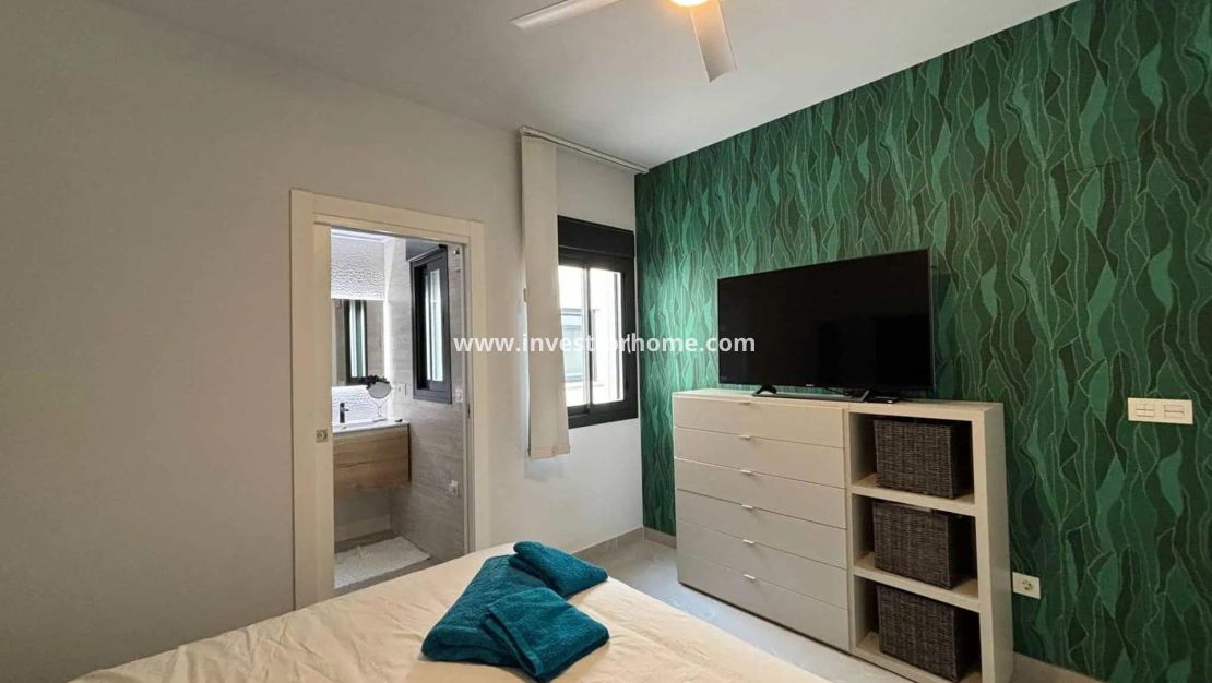 Sale - Apartment - Torrevieja - Las Piscinas Naturales