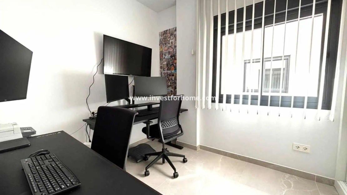 Sale - Apartment - Torrevieja - Las Piscinas Naturales