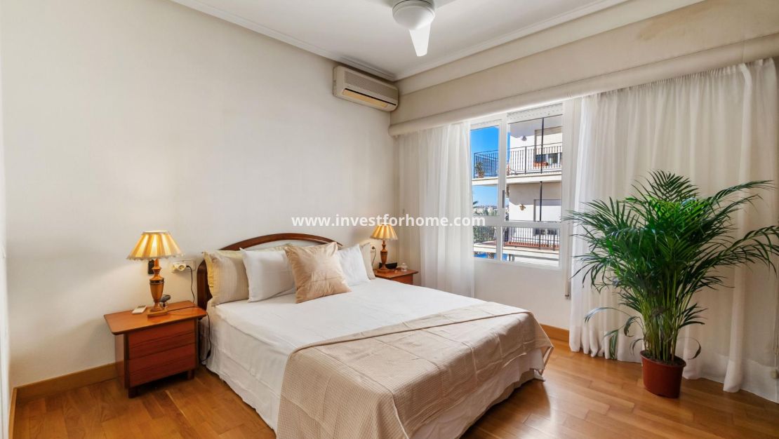 Sale - Apartment - Torrevieja - Piscinas naturales