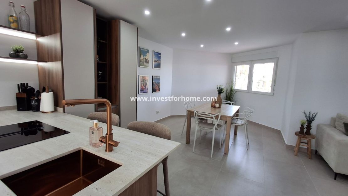 Sale - Apartment - Torrevieja - Playa Acequion