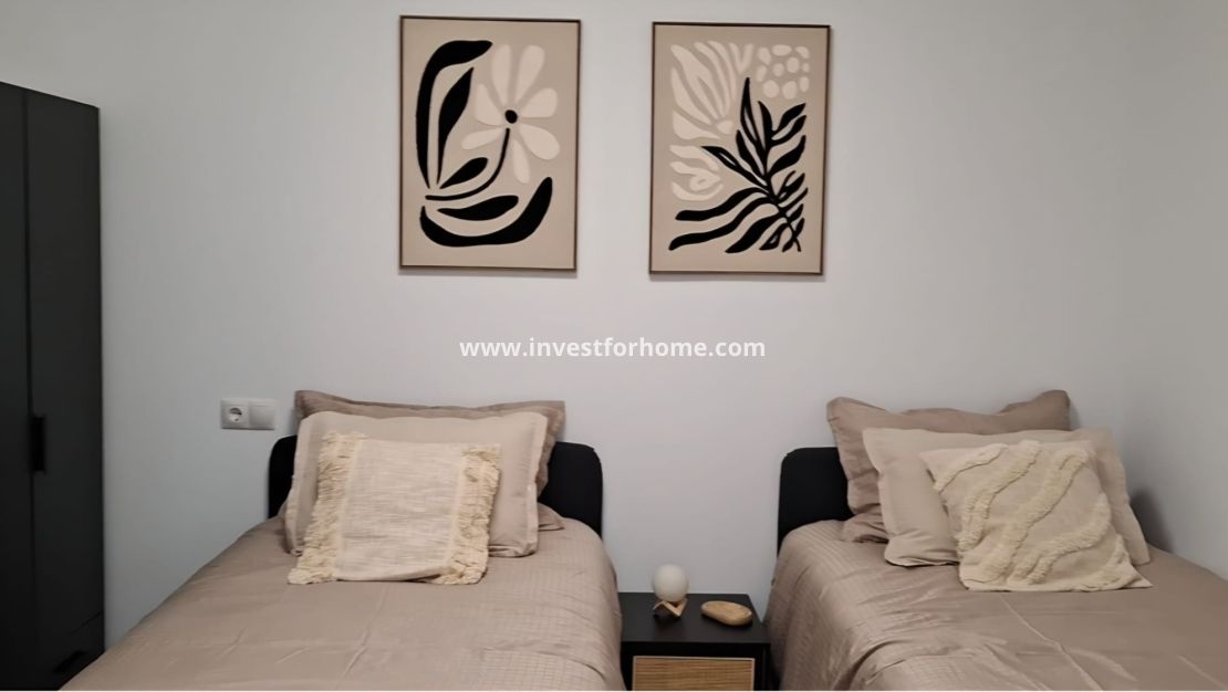 Sale - Apartment - Torrevieja - Playa Acequion