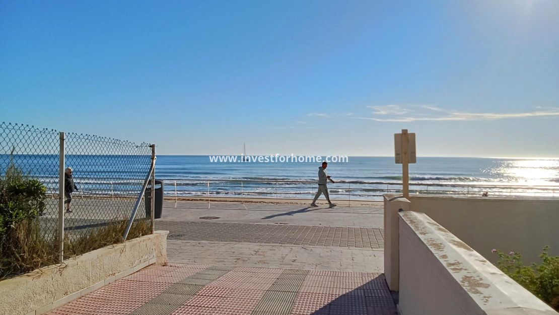 Sale - Apartment - Torrevieja - Playa De La Mata