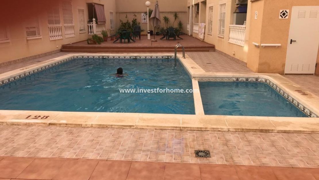 Sale - Apartment - Torrevieja - Playa de los Locos