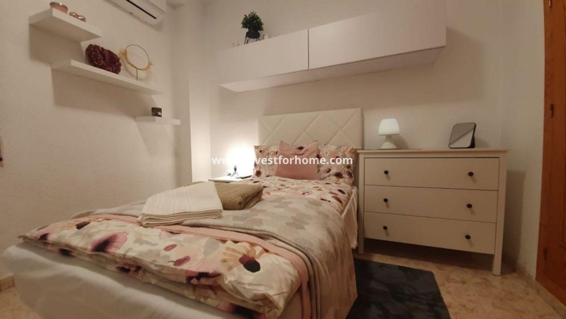 Sale - Apartment - Torrevieja - Playa de los Locos