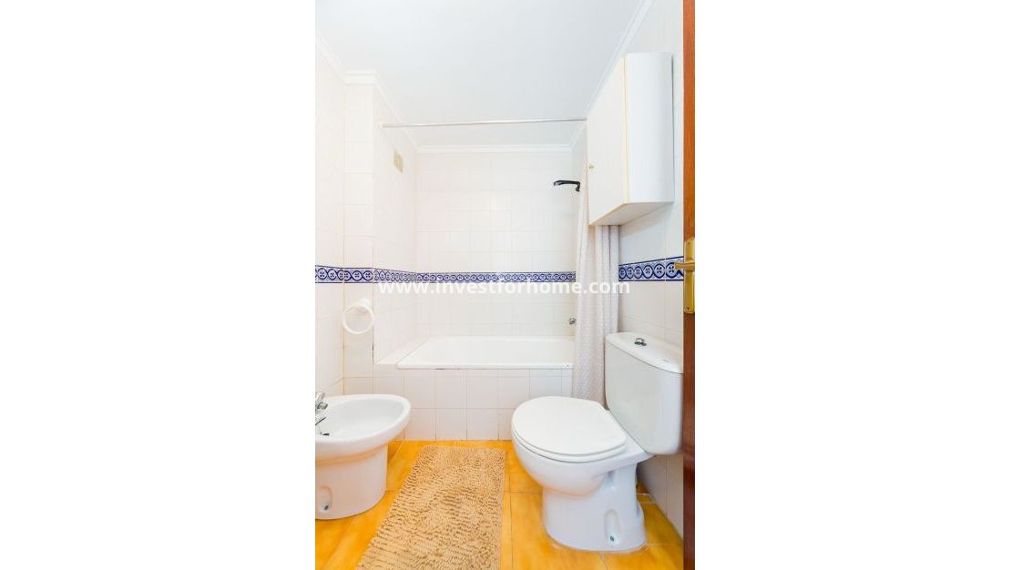 Sale - Apartment - Torrevieja - Playa de los Locos