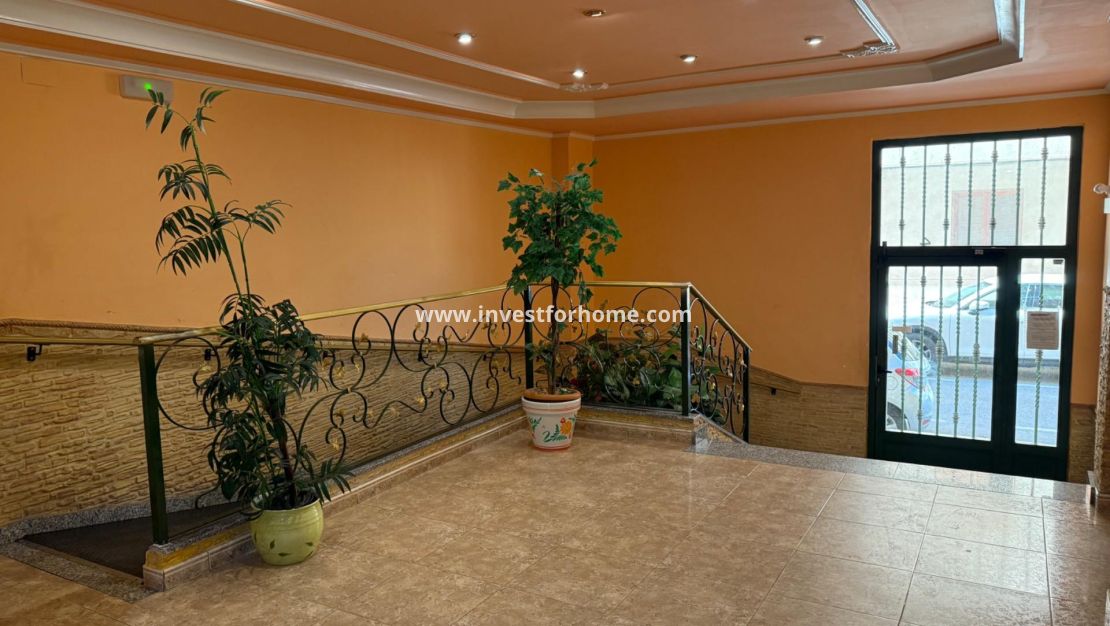 Sale - Apartment - Torrevieja - Playa de los Locos