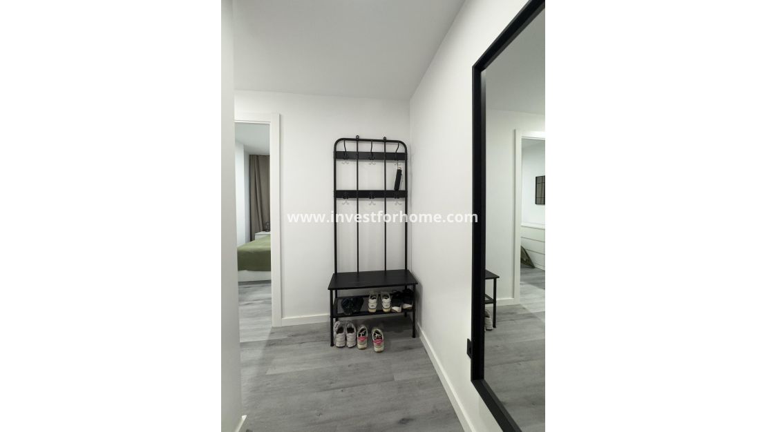 Sale - Apartment - Torrevieja - Playa de los Locos