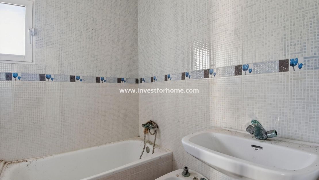 Sale - Apartment - Torrevieja - Playa de los Locos