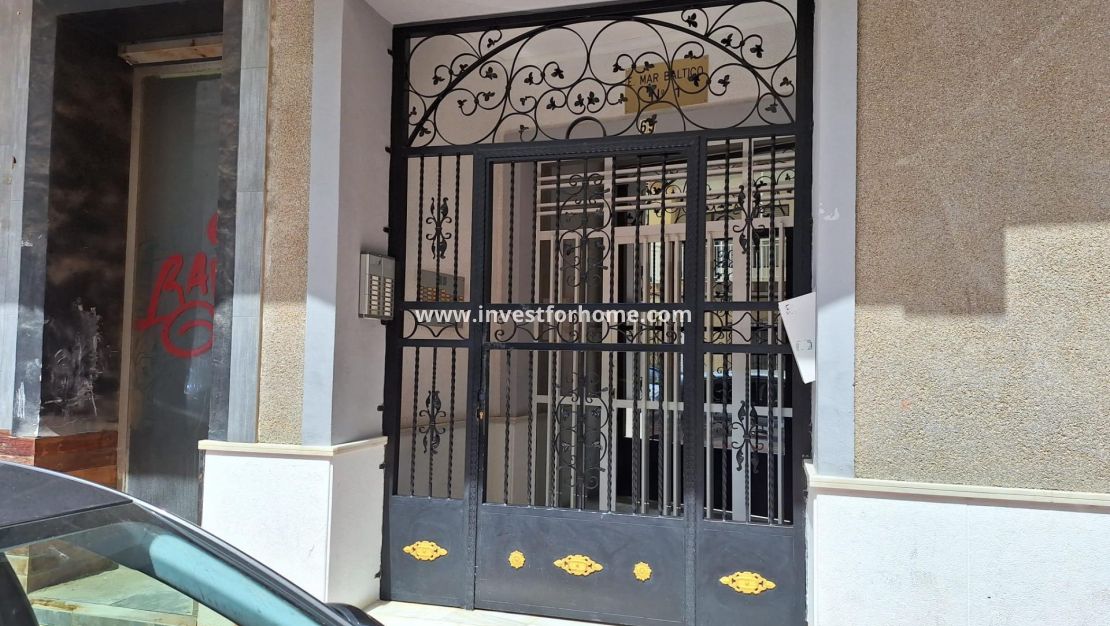 Sale - Apartment - Torrevieja - Playa de los Locos