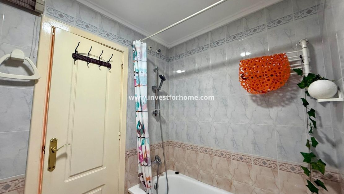 Sale - Apartment - Torrevieja - Playa de los Locos