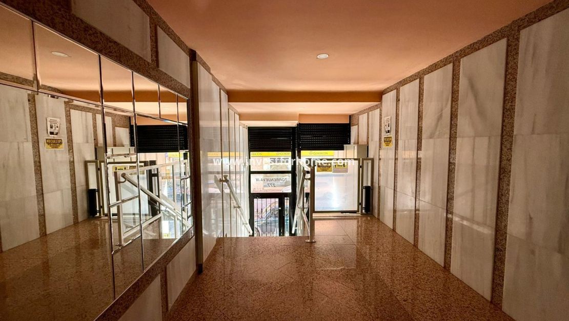 Sale - Apartment - Torrevieja - Playa de los Locos