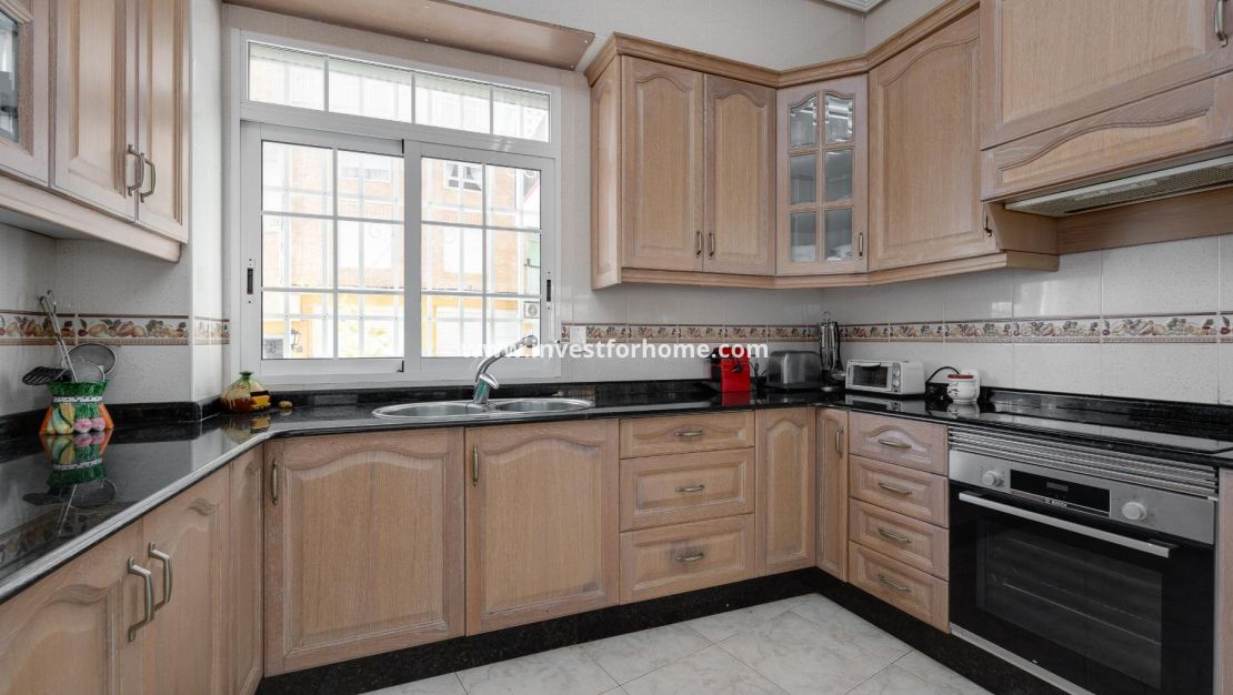 Sale - Apartment - Torrevieja - Playa del Acequión