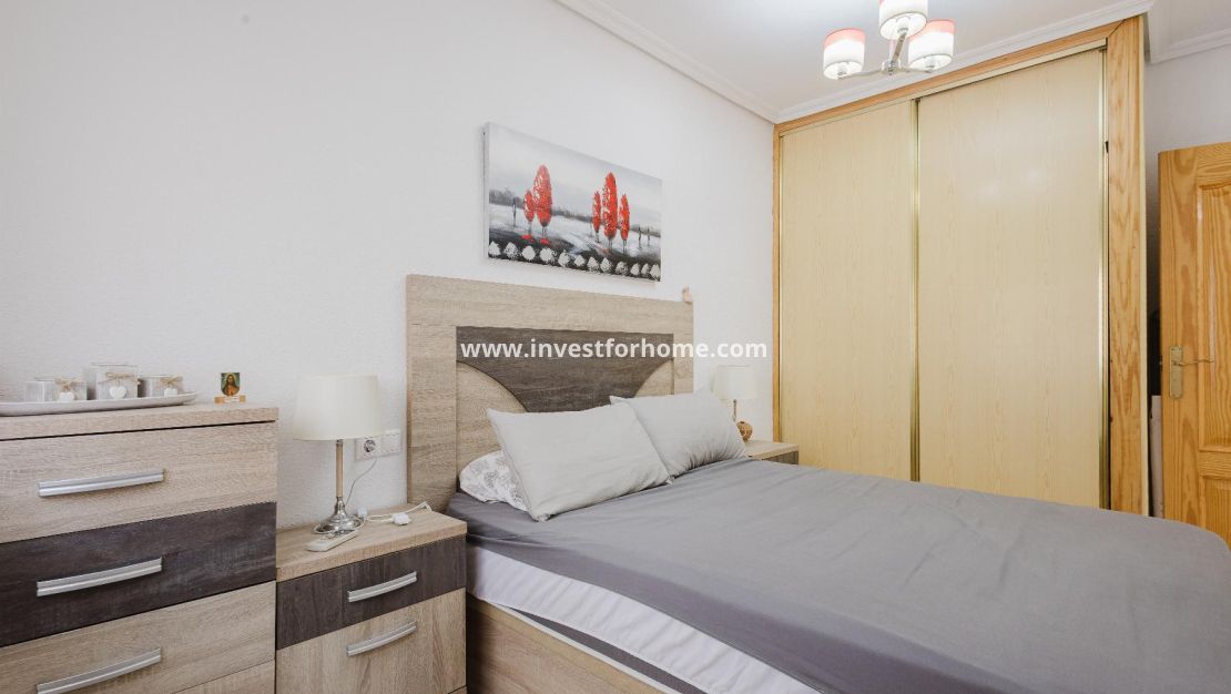 Sale - Apartment - Torrevieja - Playa del Acequión