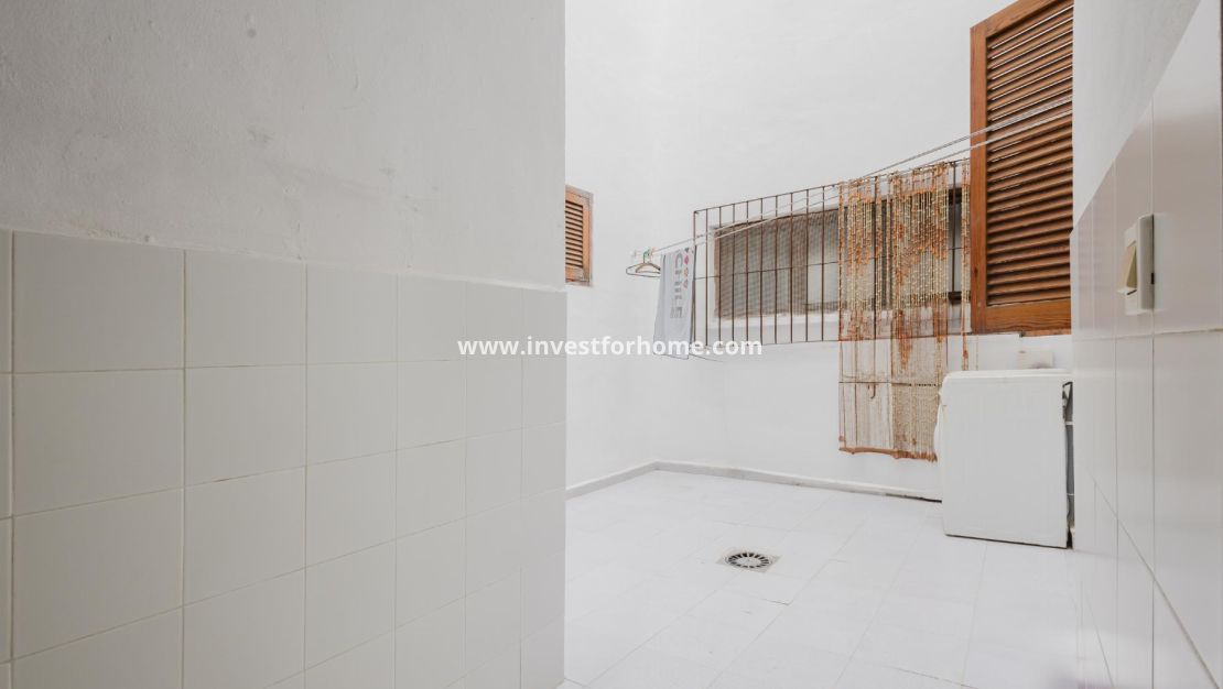 Sale - Apartment - Torrevieja - Playa del Acequión