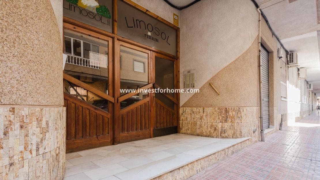 Sale - Apartment - Torrevieja - Playa del Acequión