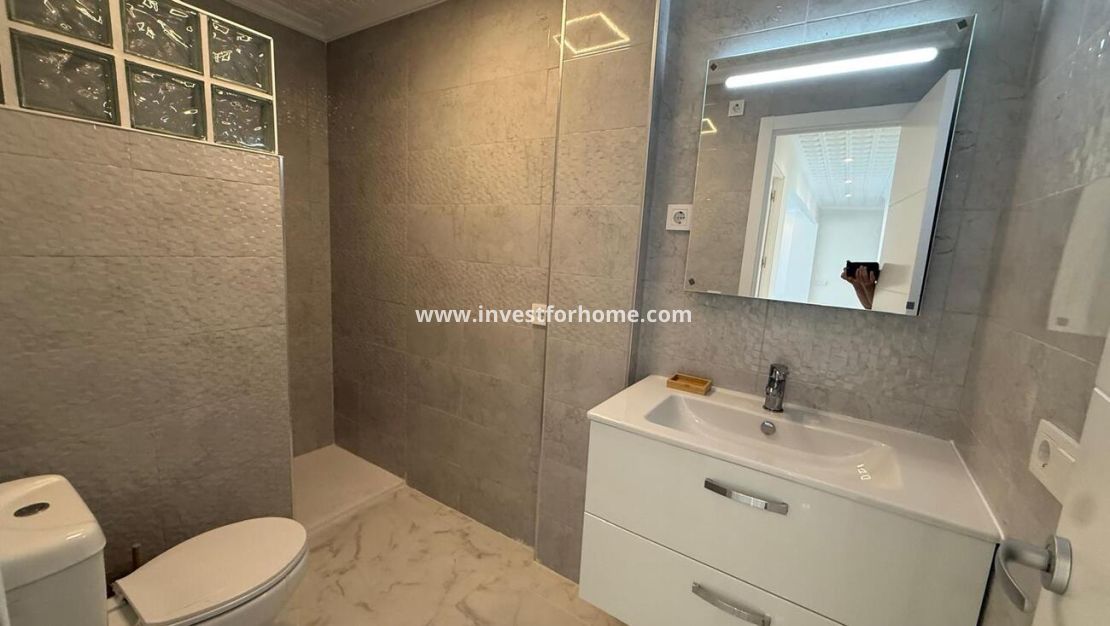 Sale - Apartment - Torrevieja - Playa del Acequión