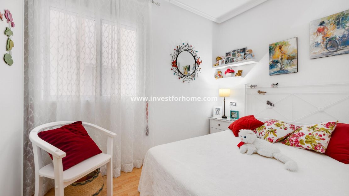 Sale - Apartment - Torrevieja - Playa del Acequión