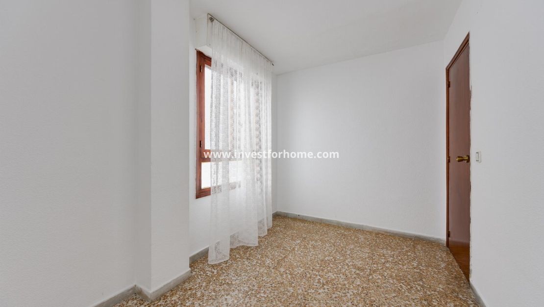 Sale - Apartment - Torrevieja - Playa del Acequión