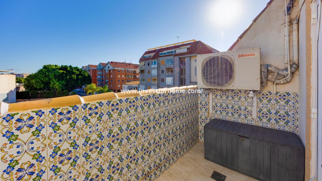 Sale - Apartment - Torrevieja - Playa del Acequión