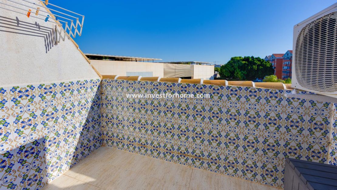Sale - Apartment - Torrevieja - Playa del Acequión